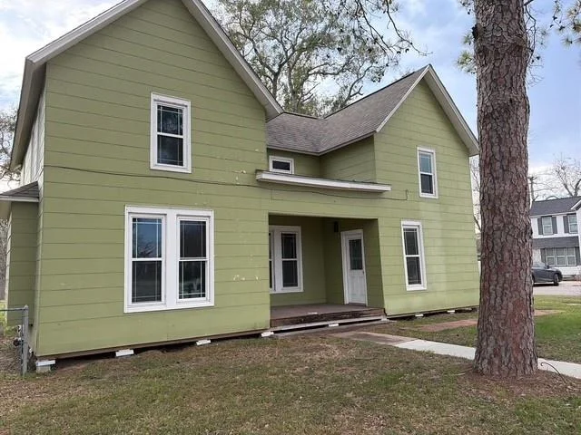 Unit for sale at 502 S Mechanic Street, El Campo, TX 77437