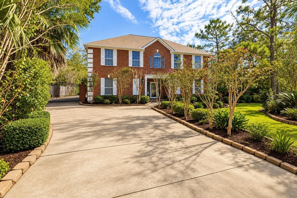 Unit for sale at 101 Rustic Lane, Friendswood, TX 77546