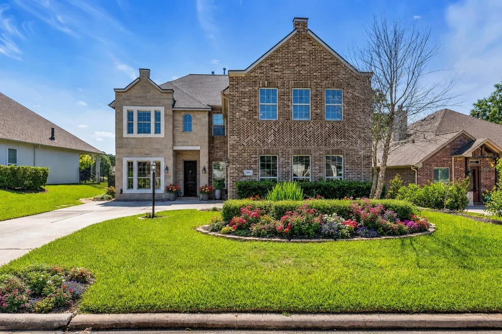 Unit for sale at 293 Camden Hills Drive, Montgomery, TX 77356