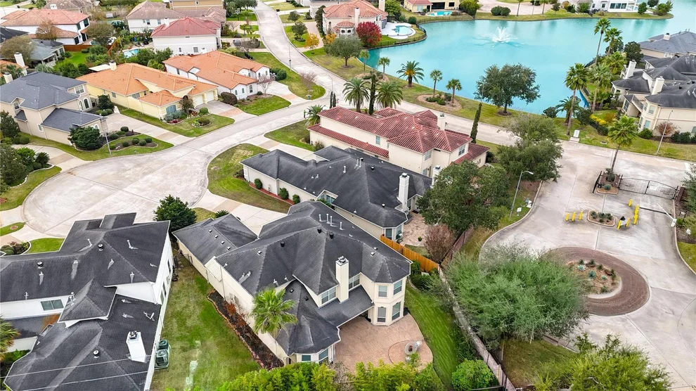 Unit for sale at 13510 Indigo Lake, Houston, TX 77077