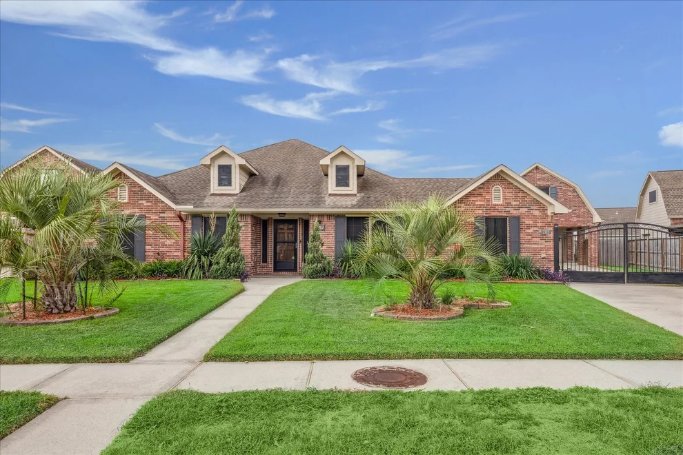 Unit for sale at 2115 Sedona Drive, League City, TX 77573