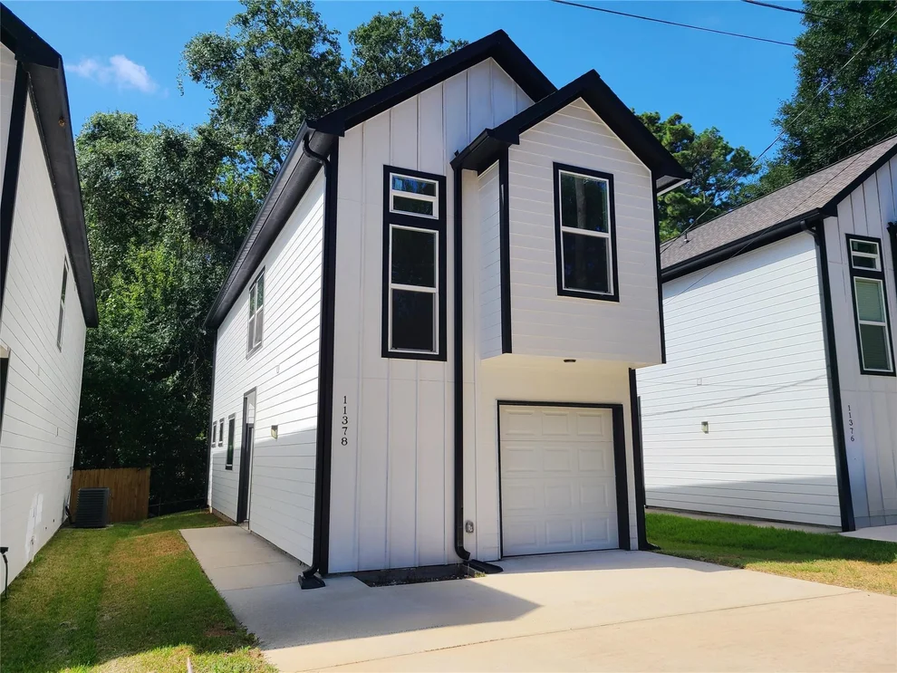 Unit for sale at 11378 Underwood Street, Willis, TX 77318