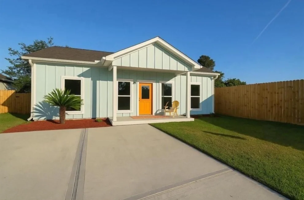 Unit for sale at 502 Jenni Lane, Dickinson, TX 77539