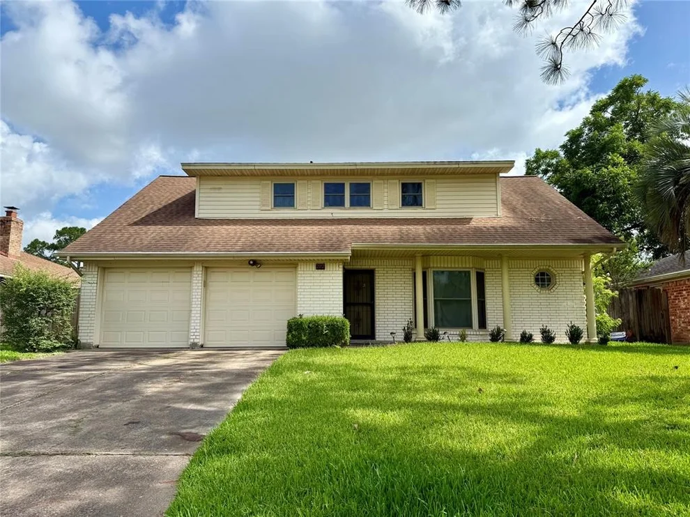 Unit for sale at 2112 Victoria Court, League City, TX 77573