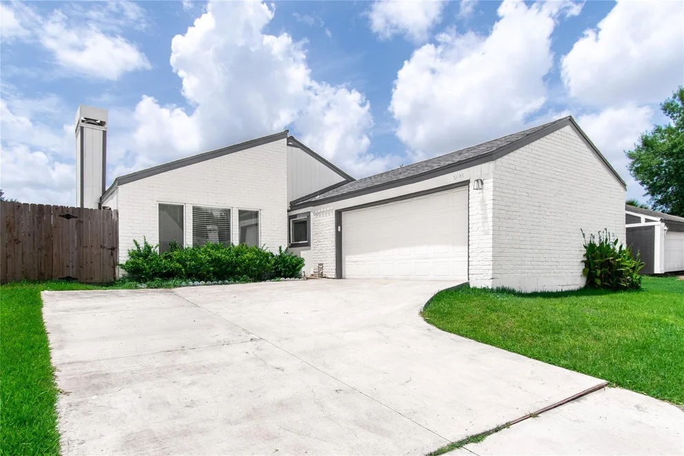 Unit for sale at 6423 Coachwood Drive, Houston, TX 77035