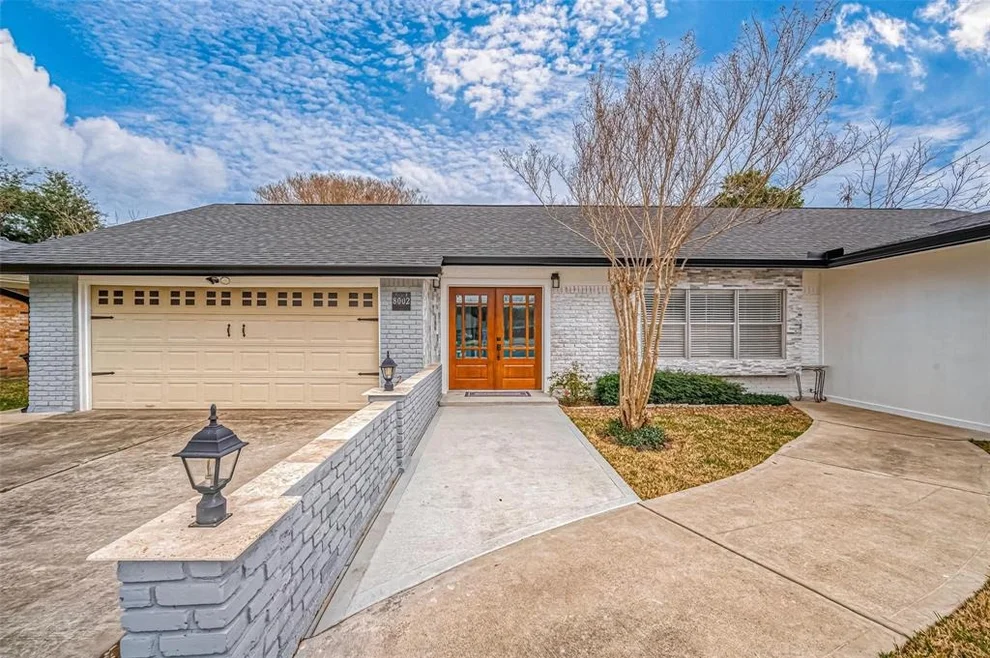 Unit for sale at 8002 Richmond Avenue, Houston, TX 77063
