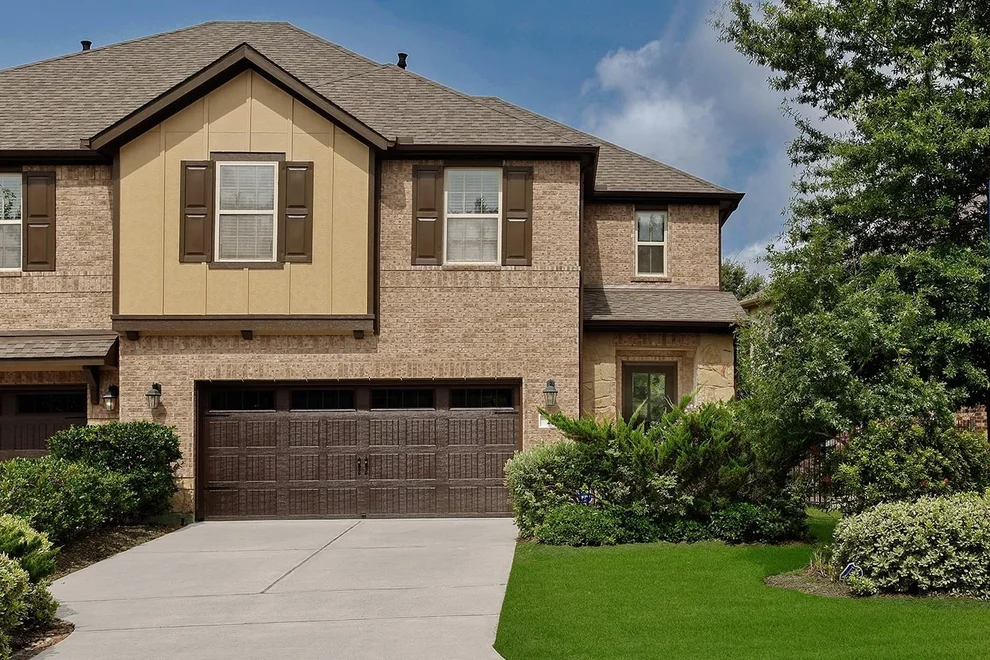 Unit for sale at 23 Ancestry Stone, The Woodlands, TX 77354