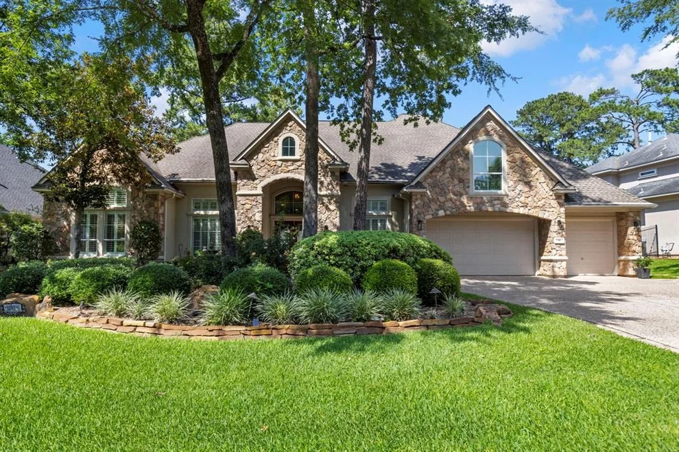 Unit for sale at 14 Snow Pond Place, The Woodlands, TX 77382