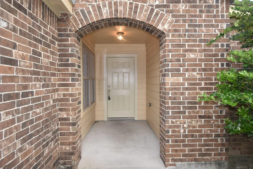 Unit for sale at 26 W Red Oak Lane, Texas City, TX 77591