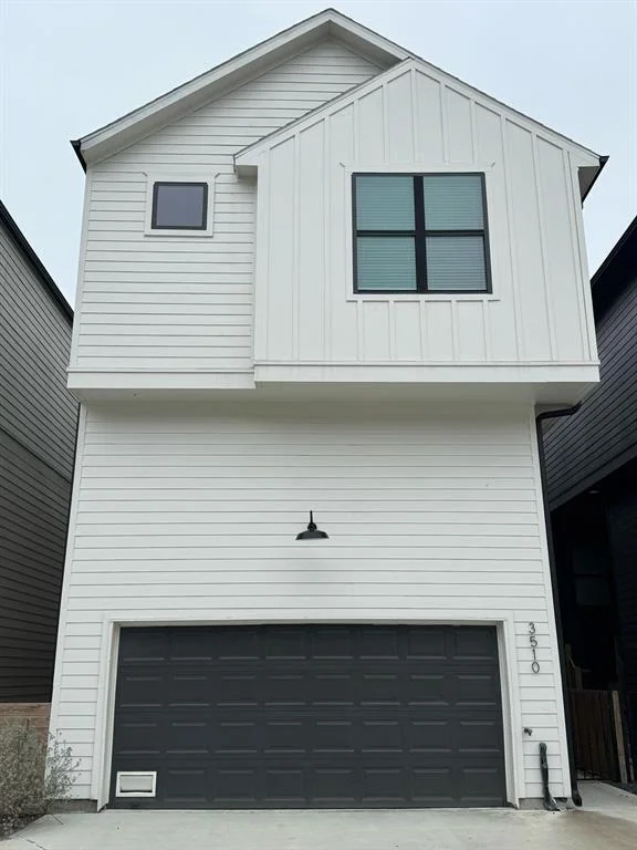 Unit for sale at 3510 Oak Forest Grove Drive, Houston, TX 77018