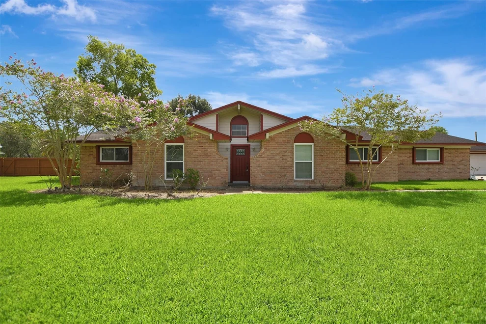 Unit for sale at 2509 Longwood Drive, Pearland, TX 77581
