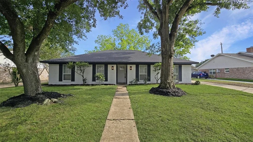 Unit for sale at 3327 Ashmont Lane, Missouri City, TX 77459