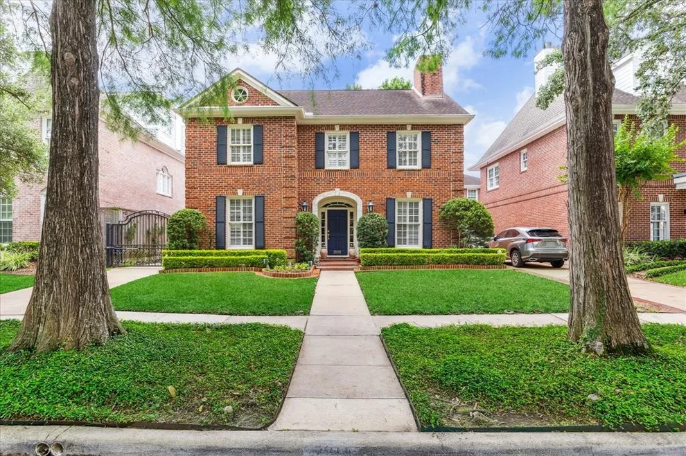 Unit for sale at 2811 Plumb Street, West University Place, TX 77005