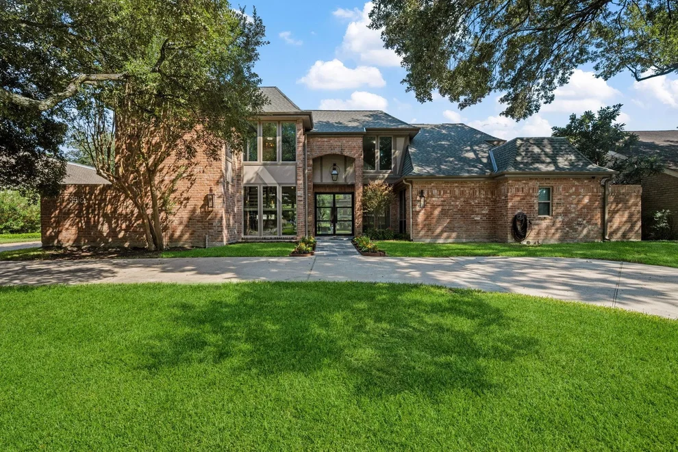 Unit for sale at 11510 Riverview Drive, Houston, TX 77077