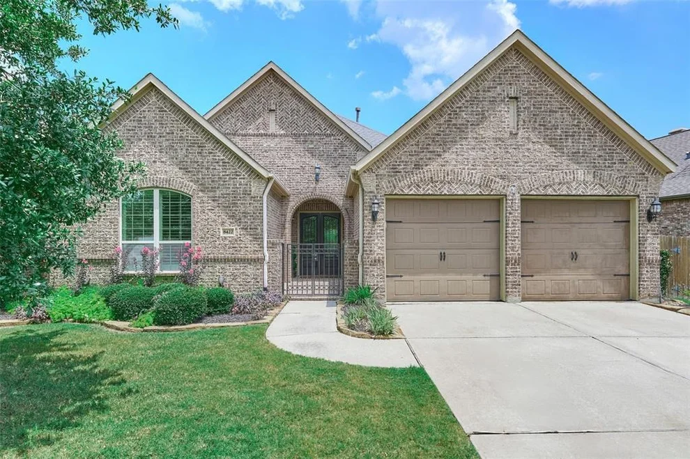 Unit for sale at 8422 Horsepen Bend Drive, Conroe, TX 77385