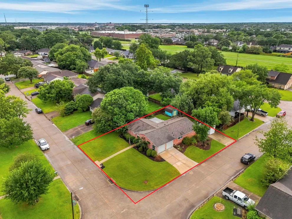Unit for sale at 2017 Victoria Court, League City, TX 77573