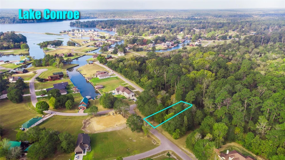 Unit for sale at 5 W Forest Drive, Huntsville, TX 77340