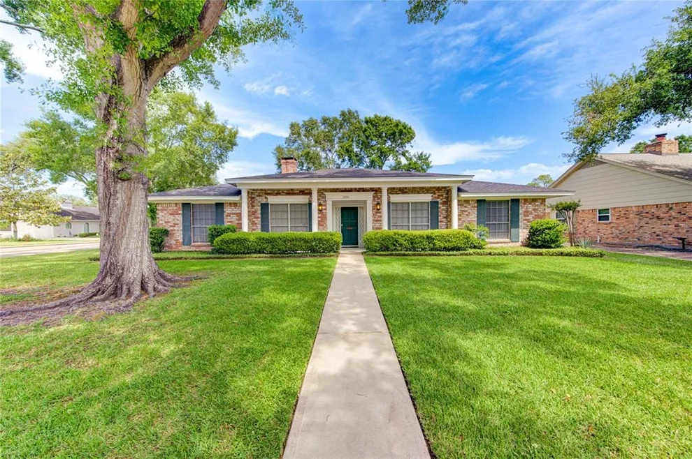Unit for sale at 2001 Meadow Lane, Richmond, TX 77469