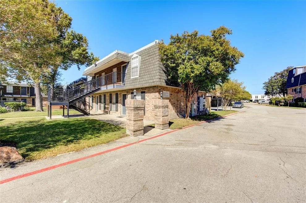 Unit for sale at 9029 Gaylord Street, Hedwig Village, TX 77024