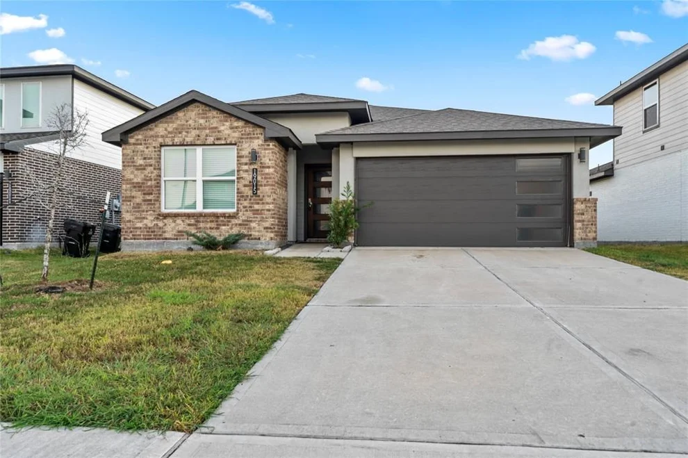 Unit for sale at 19015 Derrington Manor Lane, Richmond, TX 77407