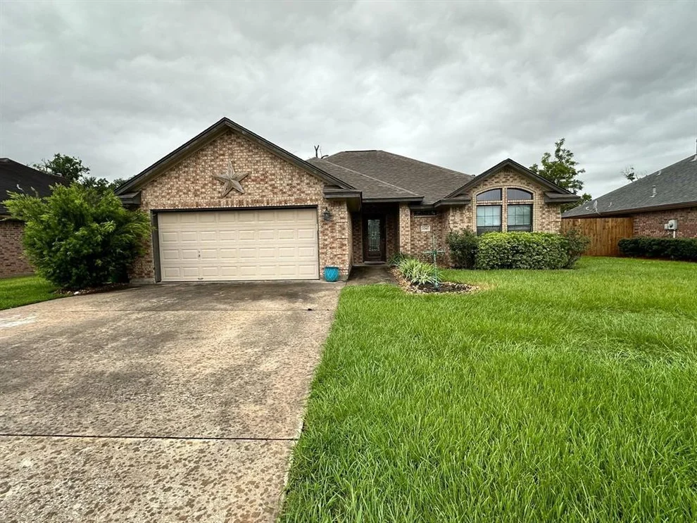 Unit for sale at 1040 Cardinal Drive, Richwood, TX 77566