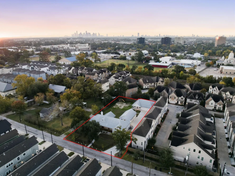 Unit for sale at 941 Judiway Street, Houston, TX 77018