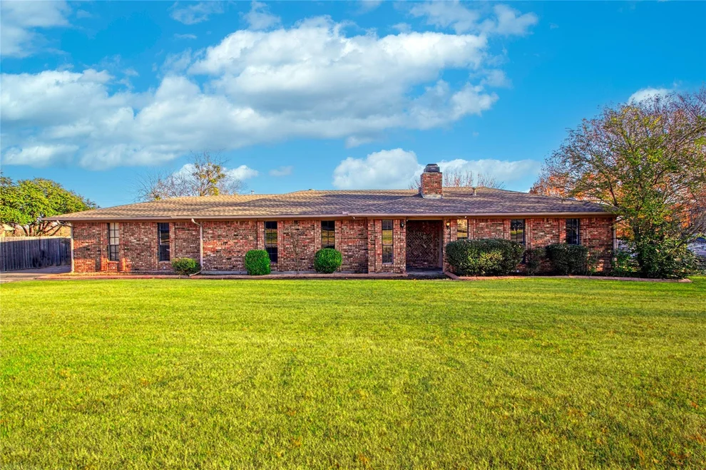 Unit for sale at 106 Willow Lake Lane, Crandall, TX 75114