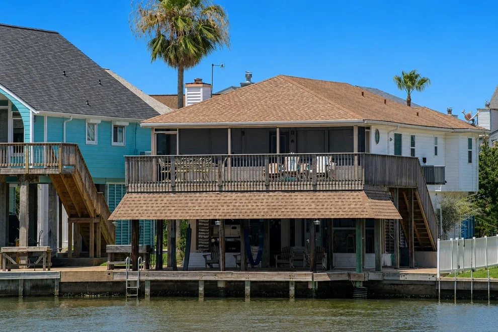 Unit for sale at 238 Bamaku Bend, Tiki Island, TX 77554