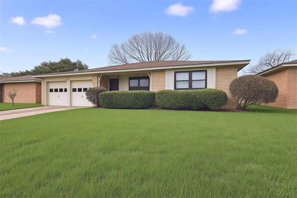 Unit for sale at 11807 S Ridgewood Circle, Houston, TX 77071