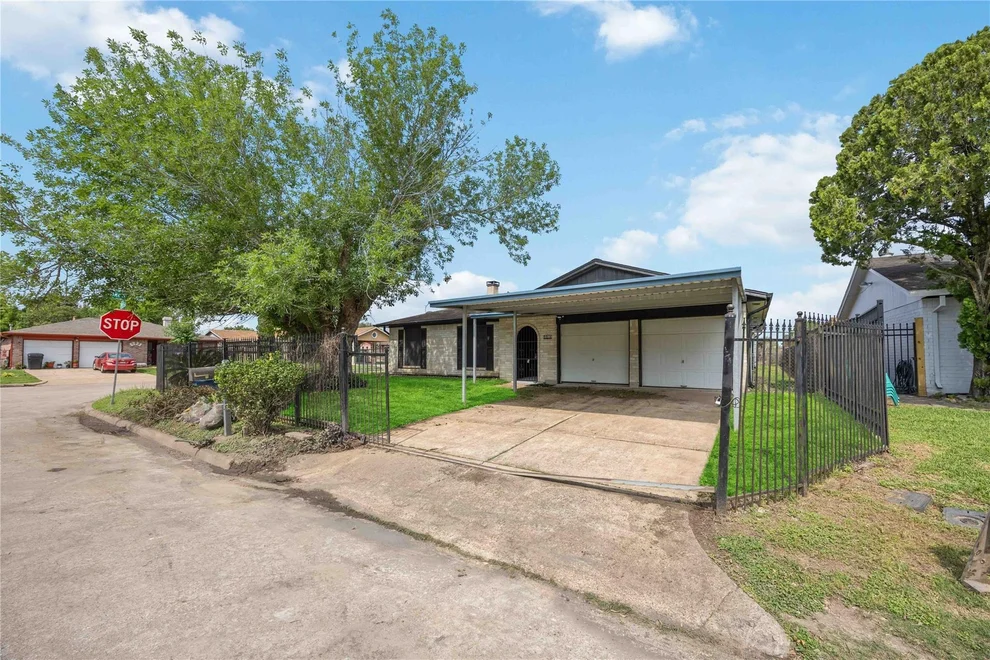 Unit for sale at 12703 Redfern Drive, Houston, TX 77048