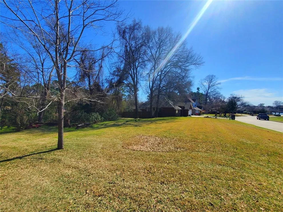 Unit for sale at 4918 Pleasure Lake Lane, Willis, TX 77318