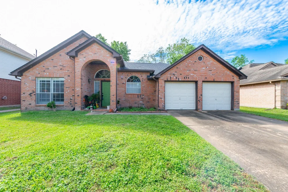 Unit for sale at 12203 Canterhurst Way, Houston, TX 77065