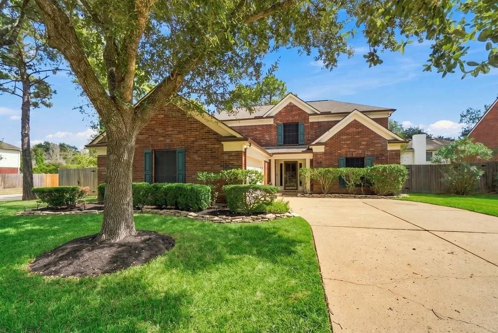 Unit for sale at 4001 Hazelwood Drive, Pearland, TX 77584