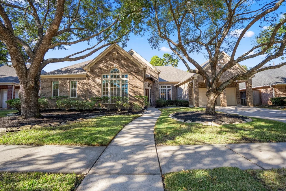 Unit for sale at 3014 Baywood Park Drive, Houston, TX 77068