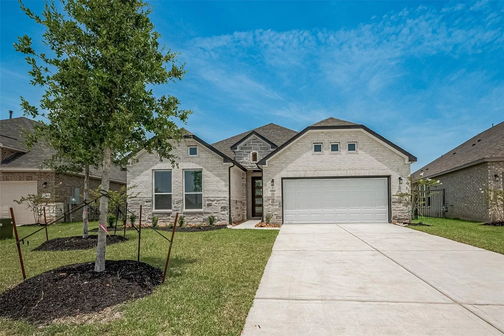 Unit for sale at 2911 Golden Isle Drive, Texas City, TX 77568