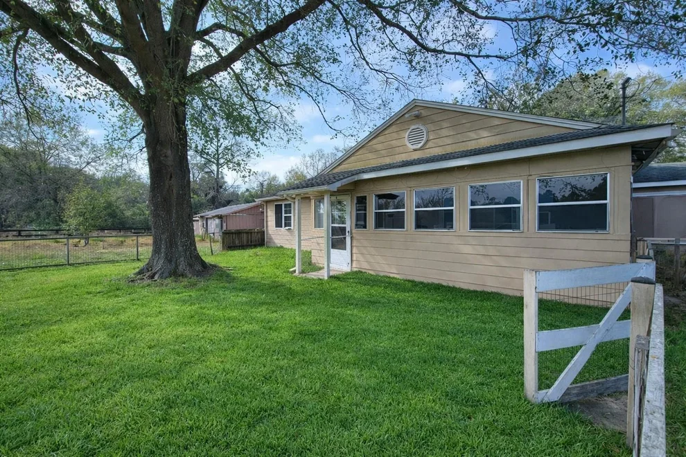 Unit for sale at 350 Robbie Lee Road, Magnolia, TX 77354