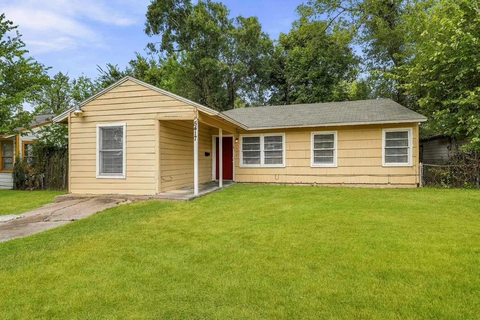 Unit for sale at 5417 Kenilwood Drive, Houston, TX 77033