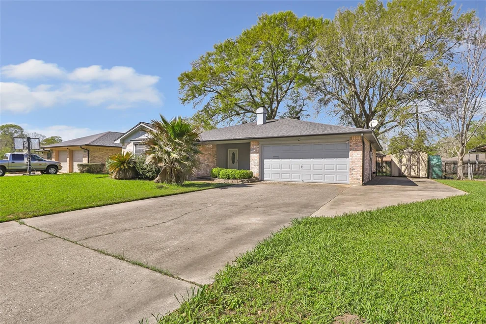 Unit for sale at 110 John Street, Liberty, TX 77575