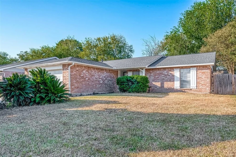 Unit for sale at 7650 Smiling Wood Lane, Houston, TX 77086