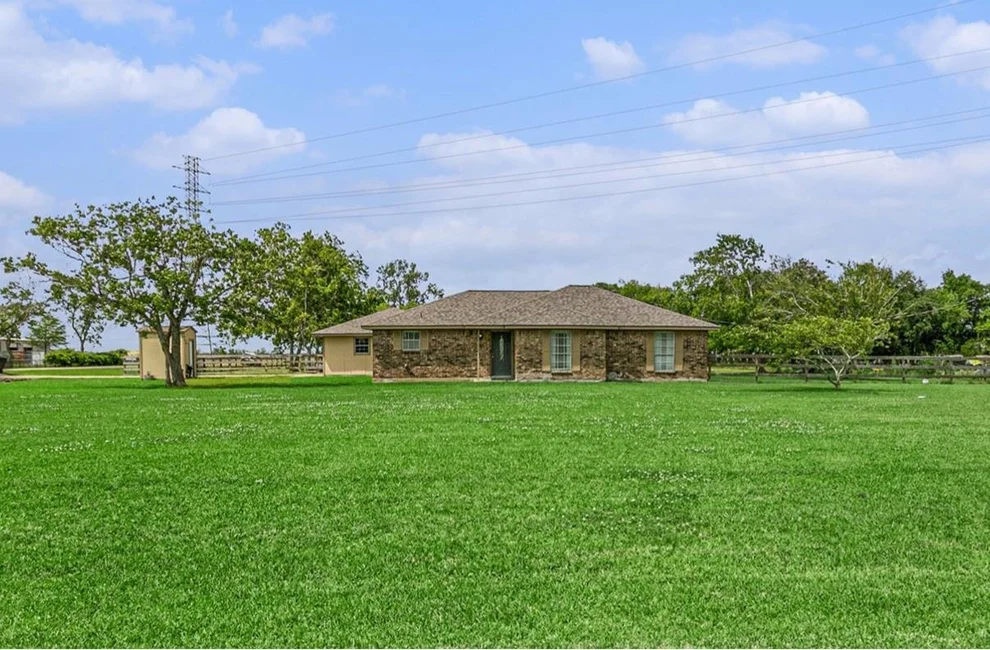 Unit for sale at 2211 Nancy Street, Alvin, TX 77511