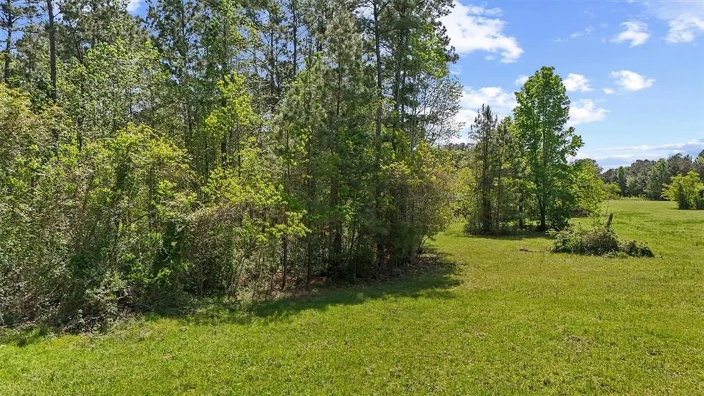 Unit for sale at 589 County Road 301 N, Dayton, TX 77535