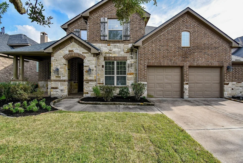 Unit for sale at 7906 Lake Commons Drive, Rosenberg, TX 77469
