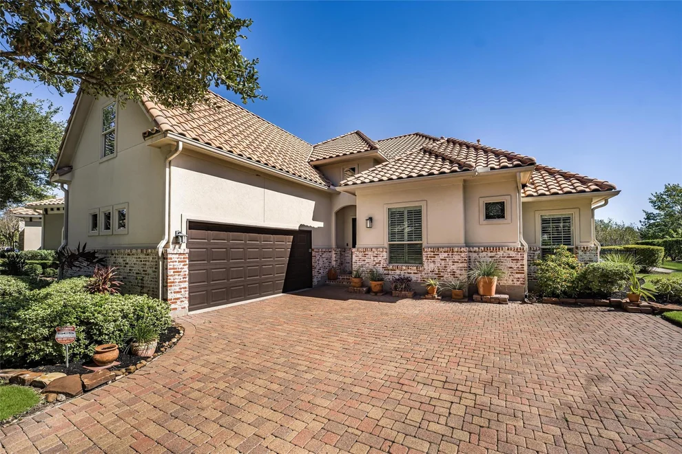 Unit for sale at 115 Lake Sterling Gate Drive, Spring, TX 77379