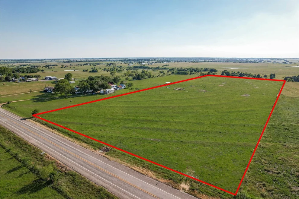 Unit for sale at 8394 S Us Highway 77, La Grange, TX 78945