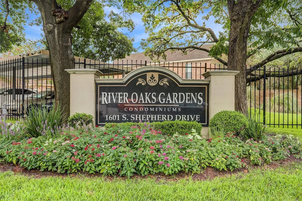Unit for sale at 1601 S Shepherd Drive, Houston, TX 77019