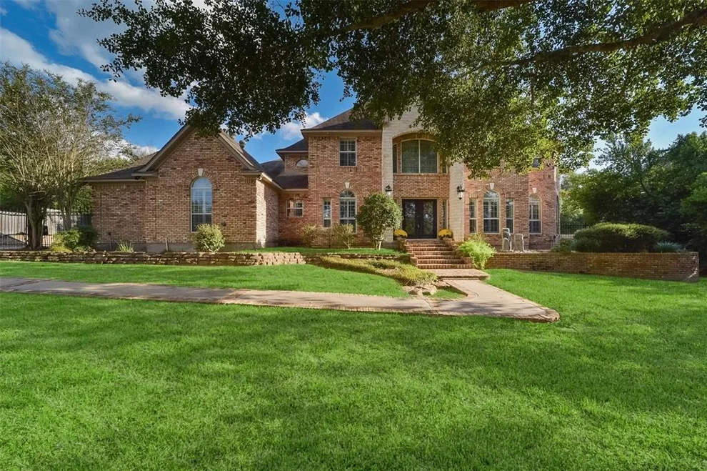 Unit for sale at 23310 Cannon Creek Trail, Tomball, TX 77377