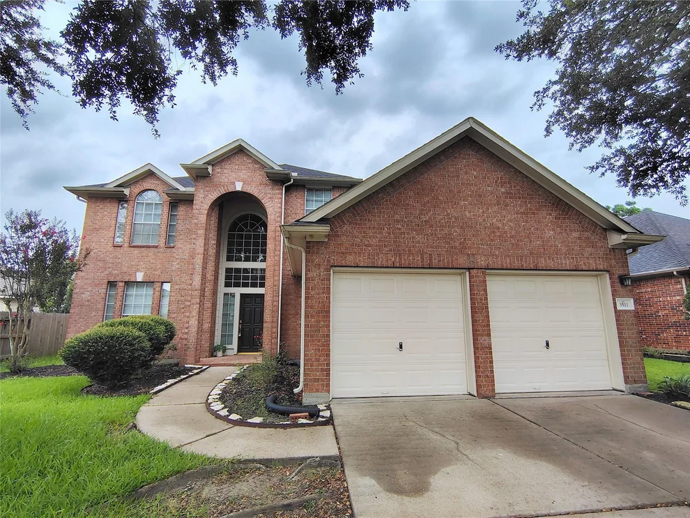Unit for sale at 3511 Glenhill Drive, Pearland, TX 77584