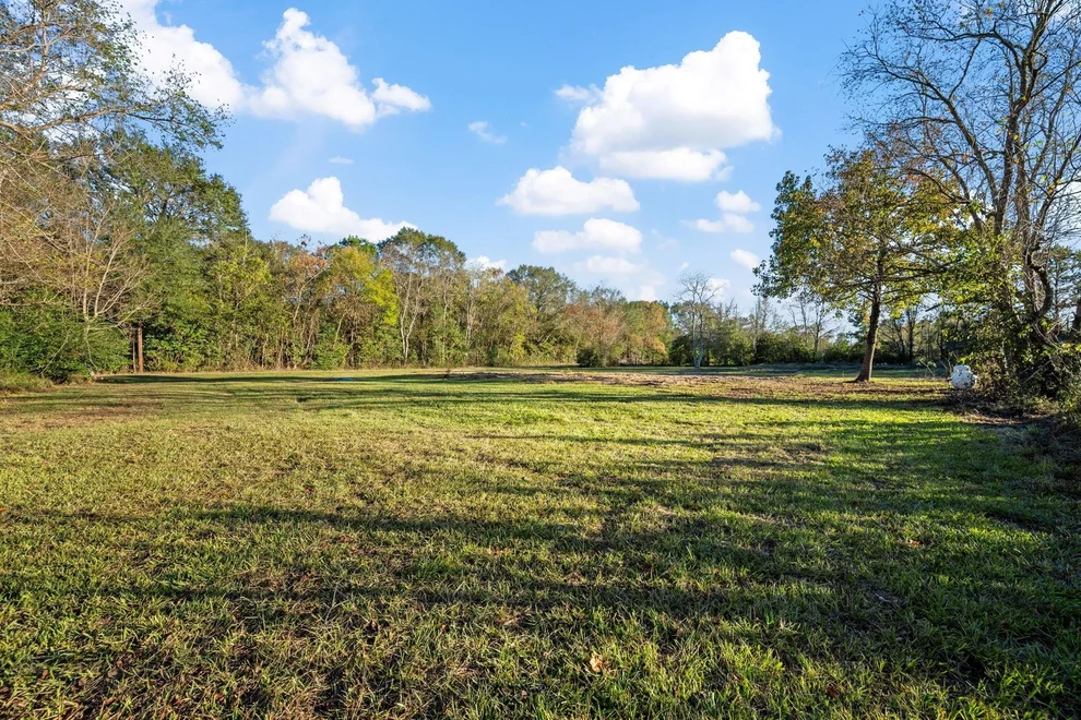 Unit for sale at 50 County Road 2051, Hull, TX 77564