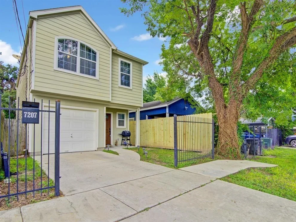 Unit for sale at 7207 Avenue K, Houston, TX 77011