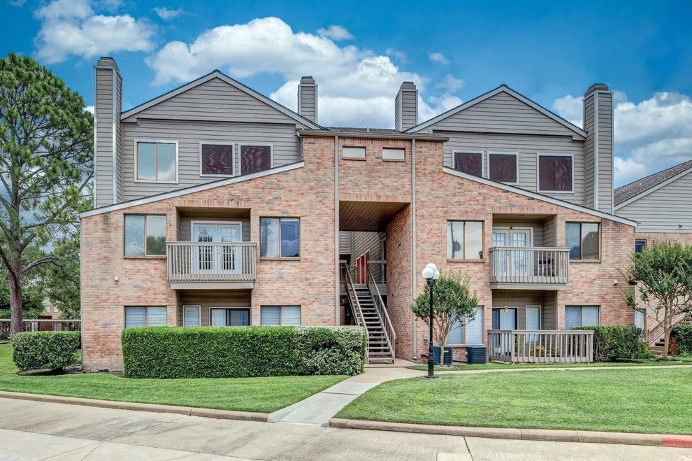Unit for sale at 2023 Gentryside Drive, Houston, TX 77077